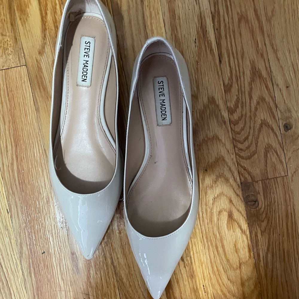 Steve Madden Cream Flats Size 9